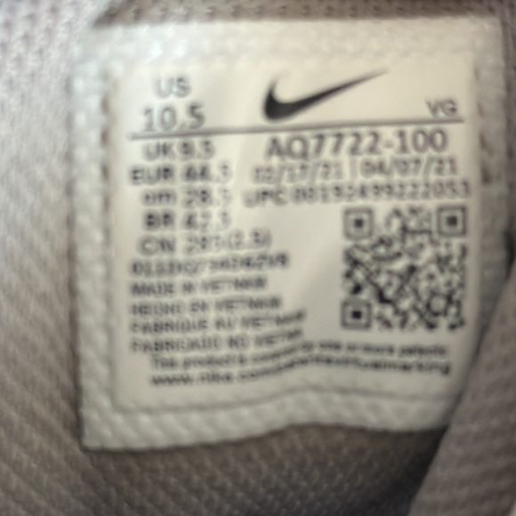 Nike Cleats - Picture 4 of 5